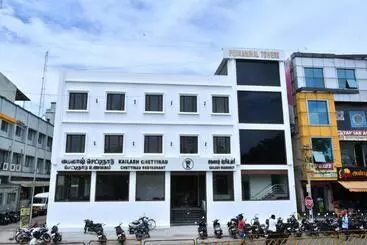 ホテル Kailash Residency