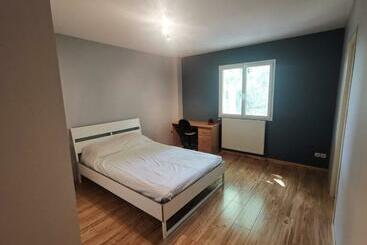 مبيت وإفطار Chambre D Hôte Dans Une Maison Avec Parking Privée