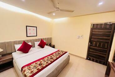Bed and Breakfast Metro Inn  A Boutique Stay