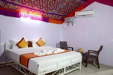 Hotell Romiyo Desert Camp