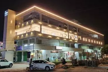 ホテル Amulyaa Grand Inn