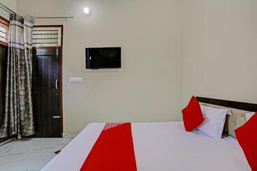 O Peeush Rao Hotel And Meeting Hall