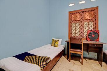 Spot On 92763 Hotel Melati Sukoasih