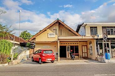 Spot On 92763 Hotel Melati Sukoasih