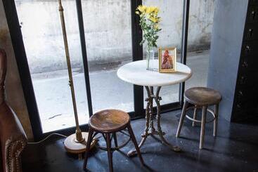 هتل At Home Guest House