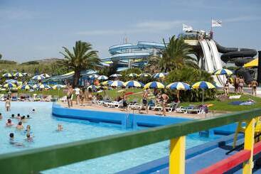 Отель Bellamarina Resort