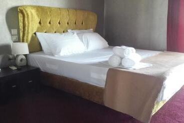 בית מלון כפרי Feevos