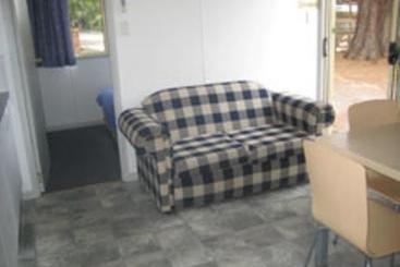 Отель Sheffield Cabins & Apartments