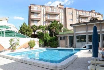 בית מלון כפרי Terme Villa Piave