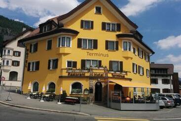酒店 Terminus