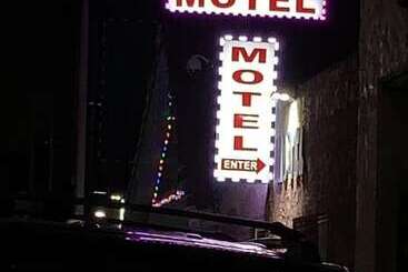 モーテル The Fly Inn