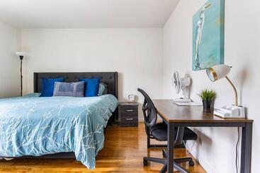 تختخواب و صبحانه Ruby Suites 2a