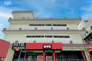 Oyo Flagship 81395 Hotel The Moon