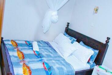 Retkeilymaja Pape East Stay