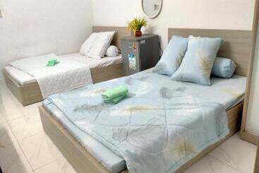 هتل Happy Sunshine 1