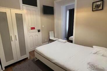 ユースホステル Suites & Apartments Dp Vfxira