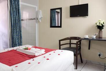 آپارتمان Tribute Guest House Matala