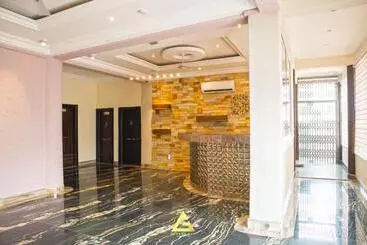 Bed & Breakfast George Vee Hotel Ltd