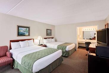 فندق Days Inn By Wyndham Bay City