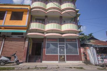 Hotel O Kanchanjanga Tourist Lodge