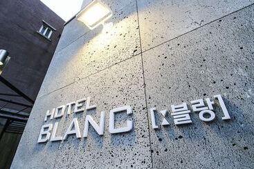 בית מלון כפרי Gangnam Blanc