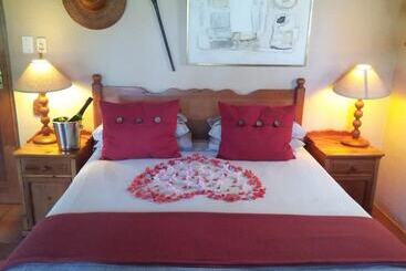 בית מלון כפרי Masodini Game Lodge