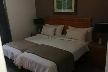 Appart'hotel Airport Inn And Suites