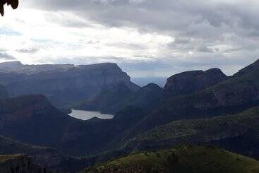 Bed and Breakfast Autumn Breeze Manor Guest House