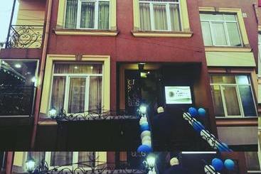 هتل Black Sea House