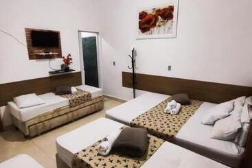 ベッドアンドブレックファースト Aparecida Akuto S Pousada