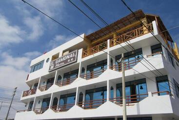Hotel El Gamonal   Paracas