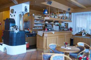 Liz Hotel & Apartments