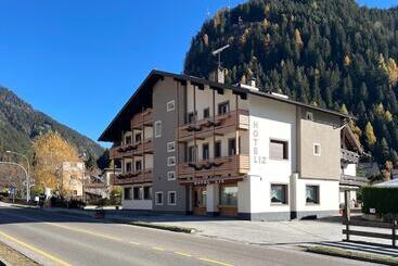 Liz Hotel & Apartments