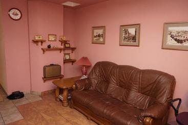 هتل Zolotoy Telenok