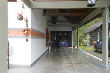 ベッドアンドブレックファースト Pousada Pouso Do Barão