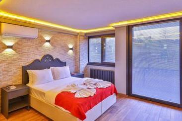 Mints Hotel Adult Only