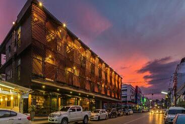 هاستل Srisuksant Square