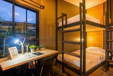 旅馆 Srisuksant Square