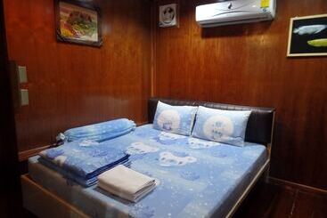 膳宿费 Ban Mae Arom