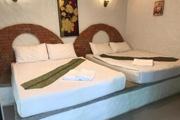 리조트 Baan Pong Tara