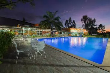 هتل Baan Suan Khun Ta And Golf Resort