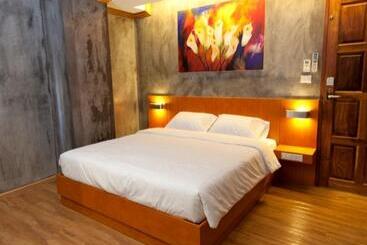 هتل Chaphone Guest House