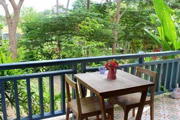 膳宿费 Baan Patcharintorn Samui