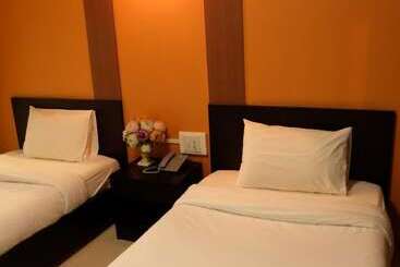 호스텔 Puangpech Place