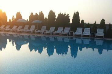 هتل Dragović Smederevo