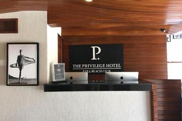 Lomakeskus The Privilege Hotel Ezra Beach Villas