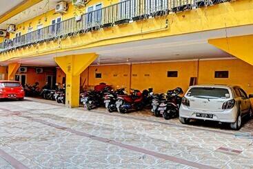 Szálloda Kantil Homestay Syariah By Oyo