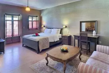 Aparthotel Haones Suites