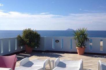 Kostas Rooms & Apartments