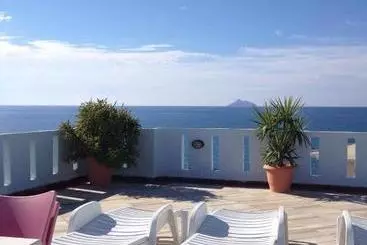 Kostas Rooms & Apartments